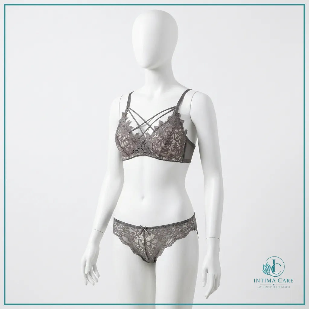 Cross-bandage lace bra set for romantic lingerie styling